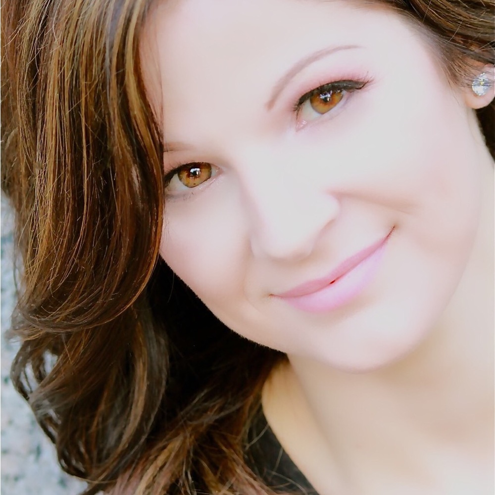 Meet your Posher, Carie Gail
